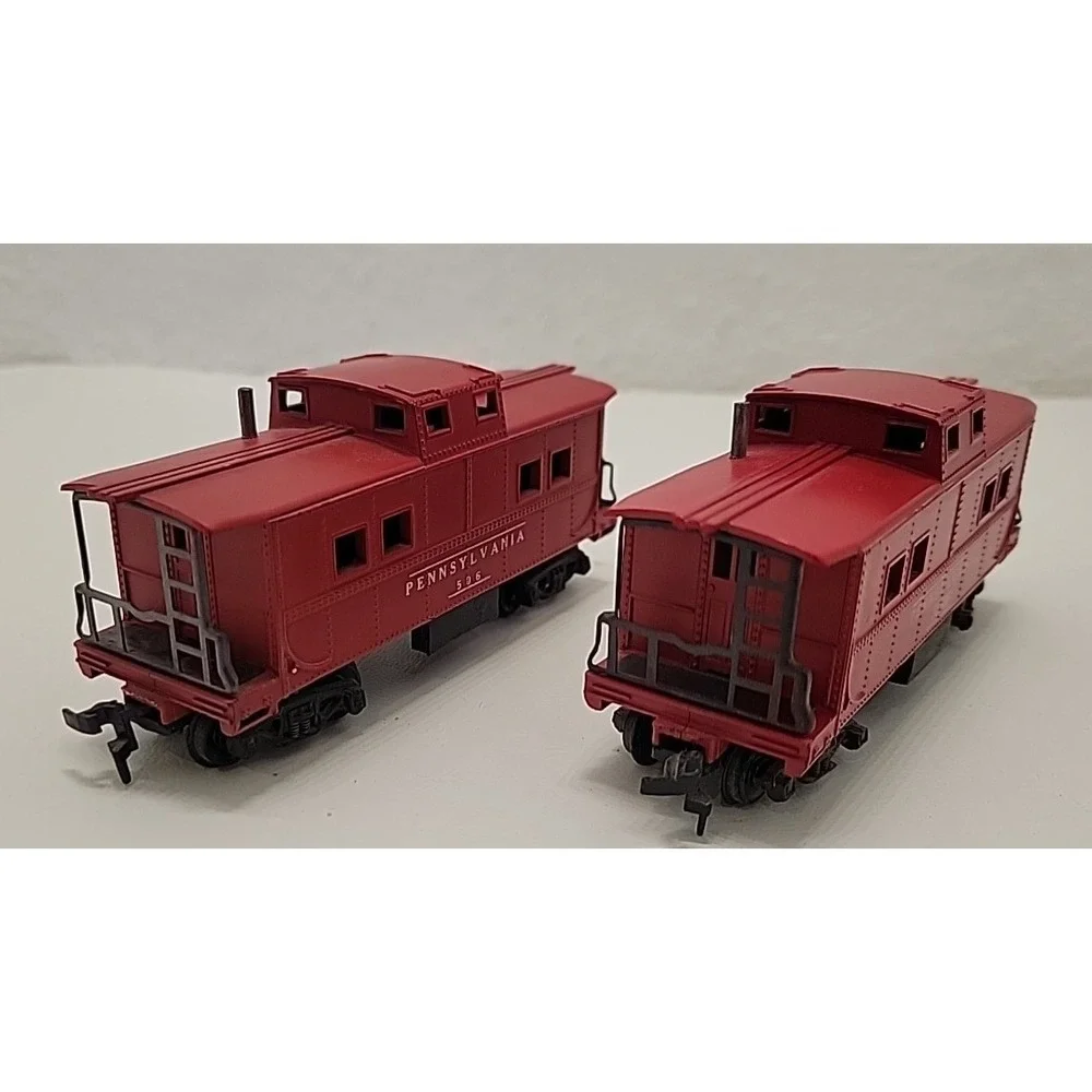 Vintage HO SCALE PENNSYLVANIA 506 CABOOSE & 33506